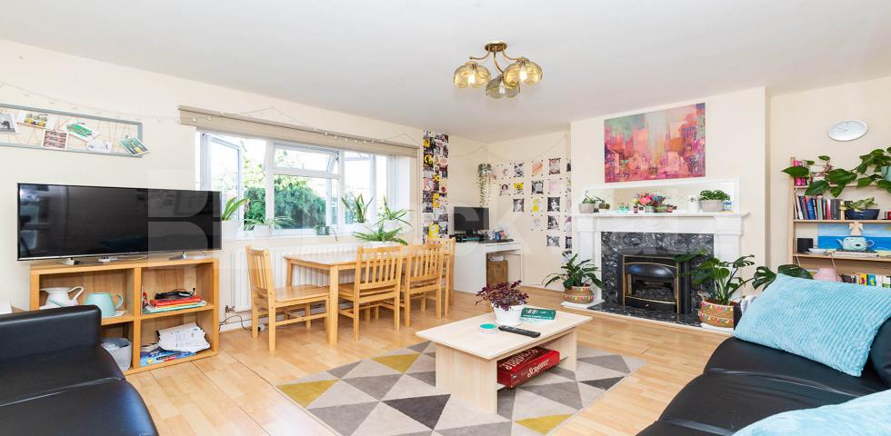 			PERFECT FOR 3 SHARERS!, 3 Bedroom, 1 bath, 1 reception Flat			 Cavendish Street, ANGEL N1